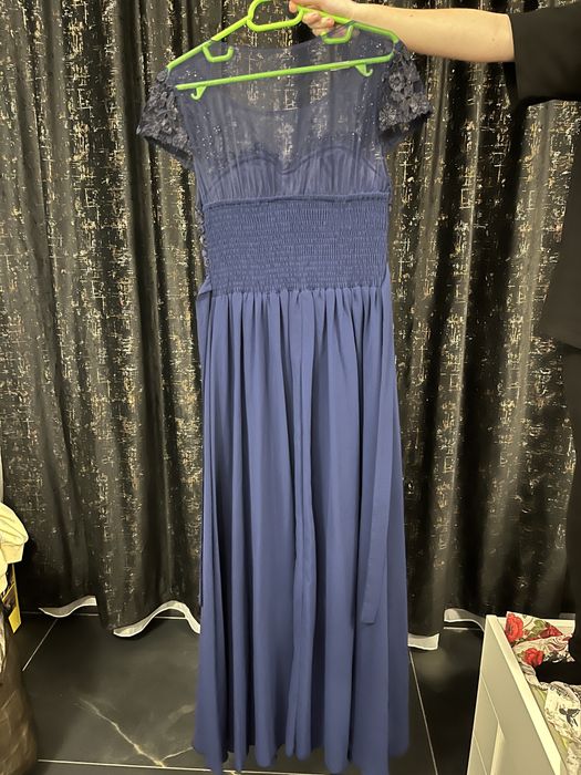 Vand rochita de ocazie