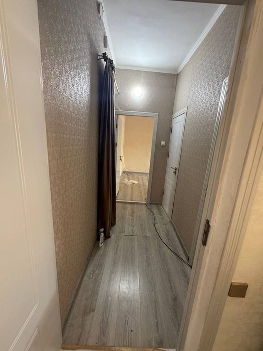 Юнусабад 11 квартал. Продается квартира  2/1/4