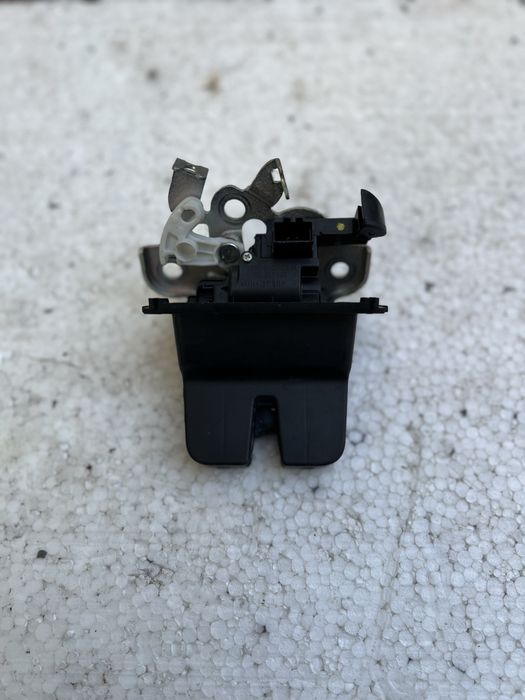 Motoras Stergator Haion | Seat Skoda VW | Leon / Fabia / Karoq / Kodiaq / Octavia / Rapid / Superb / Arteon / Taos | Piese Lamela Modul Motor Spate