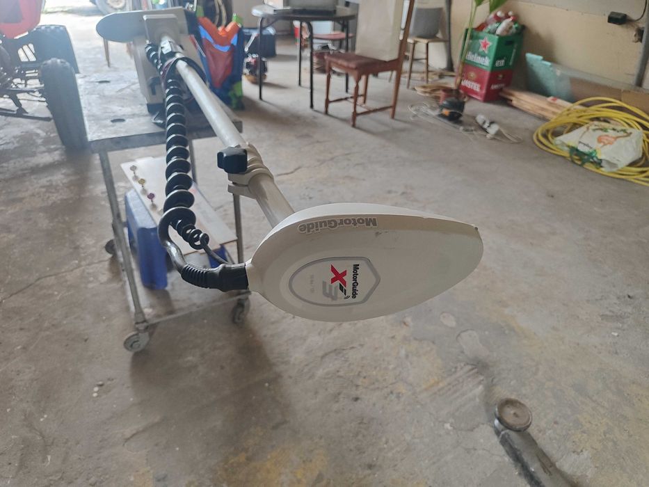 Продавам i pilot Motor guide X 3