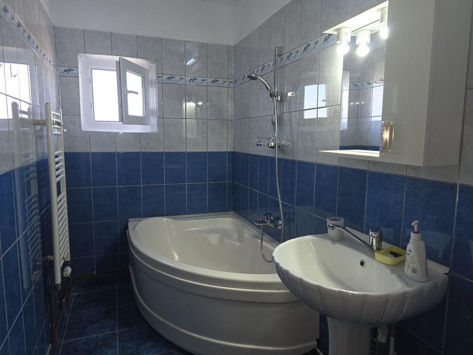 SUPER OFERTA - Ieftin - Apartament cu 3 camere modern si spatios  Gavana  Lumina, stradal