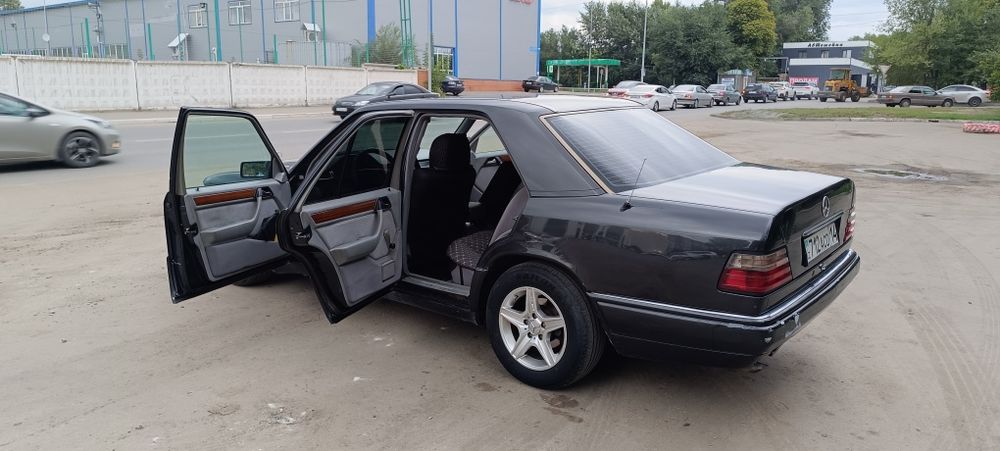 Продам Мерседес w124
