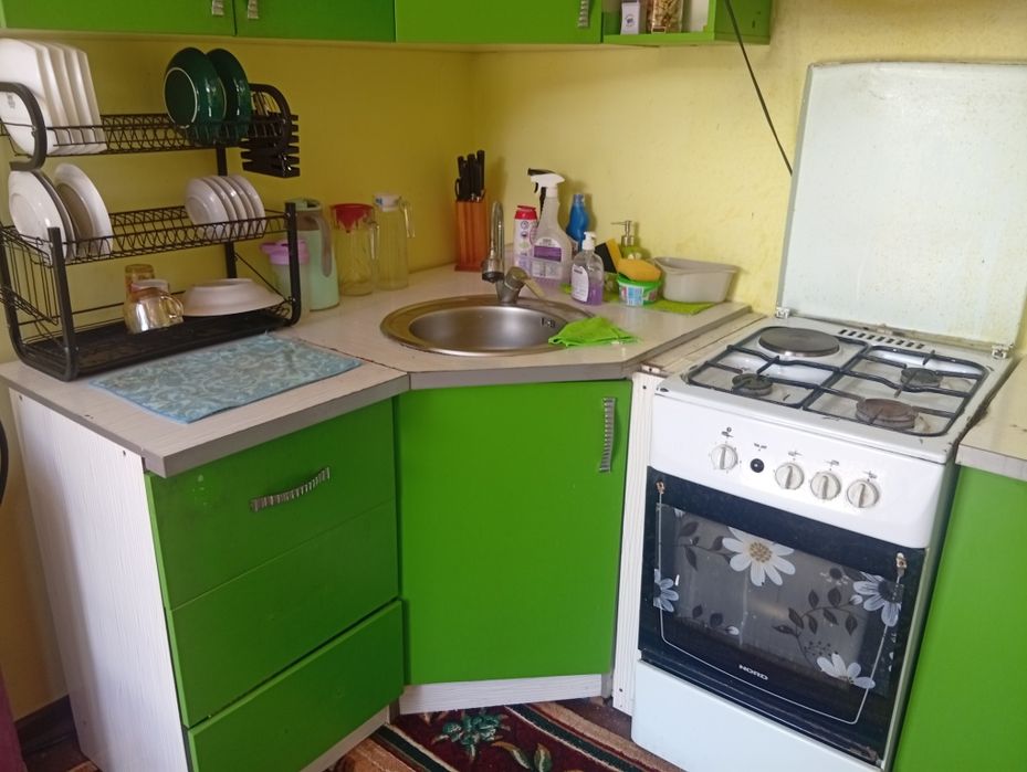 Кухный мебел сотлади