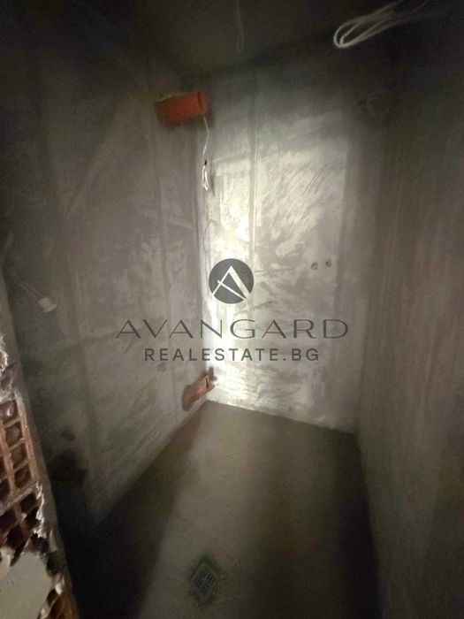 оф.25598 Тристаен с гараж/ Остромила