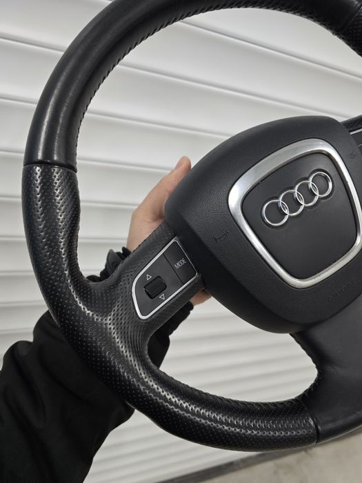 Фейсов Трилъчев Мулти волан волан Audi A3 8P A4 A5 Ауди А3 8П А4 А5