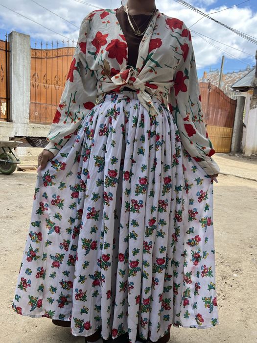 Vand compleuri traditionale tiganesti