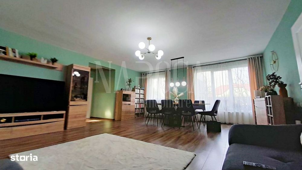 Casa 8 camere de vanzare in Luna de Sus