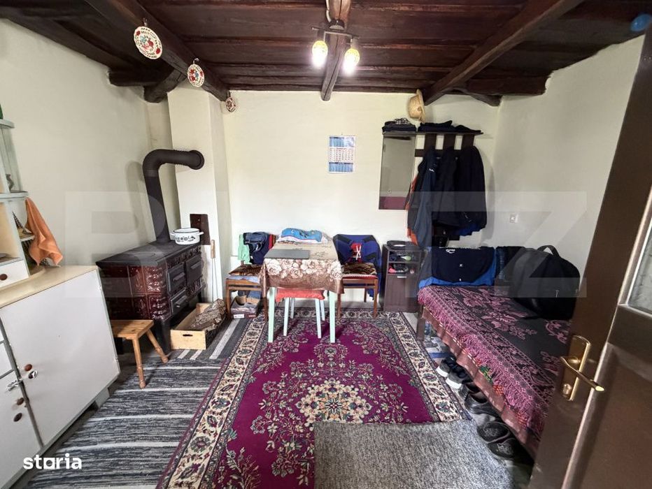 Casa cu 3 camere in suprafata de 80 mp si un teren de 2000 mp