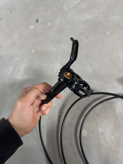 Продавам Shimano Saint (задна)И клипсве Ново shimano