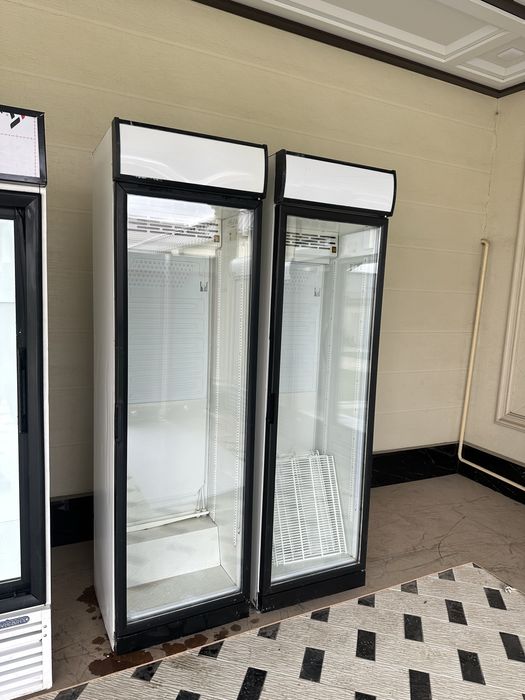 Витринный холодильник