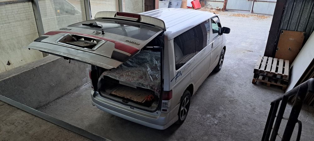 Минивэн праворульный