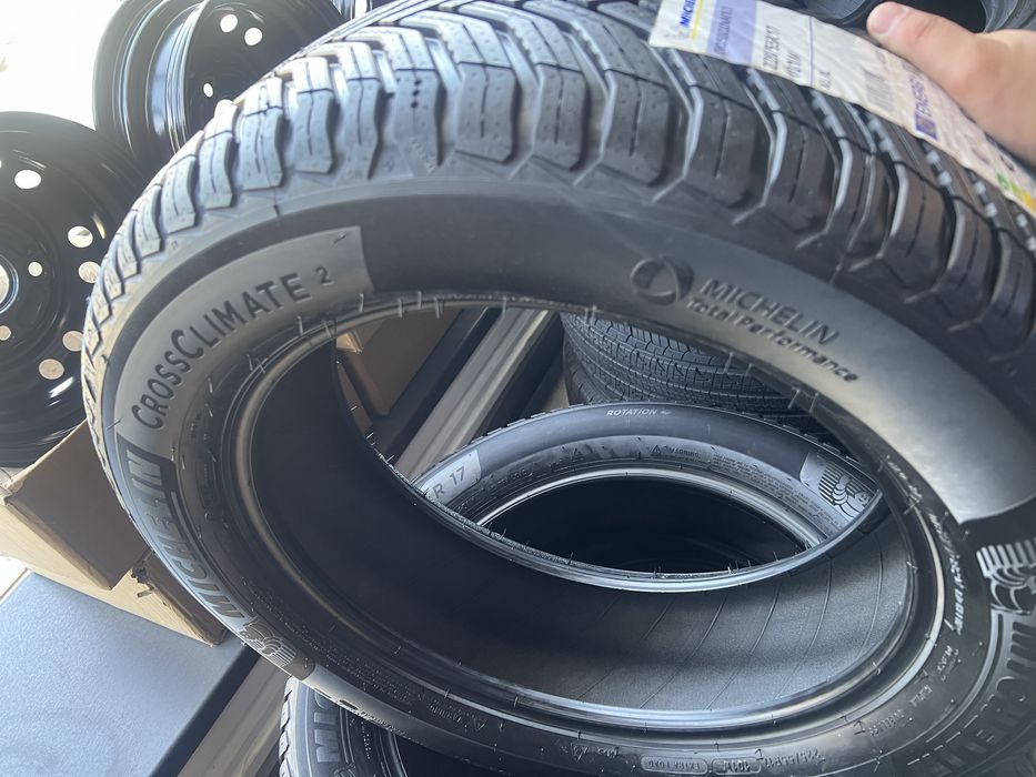 Shina Balon Michelin Мишлен 225/55 R17 CrossClimate 2