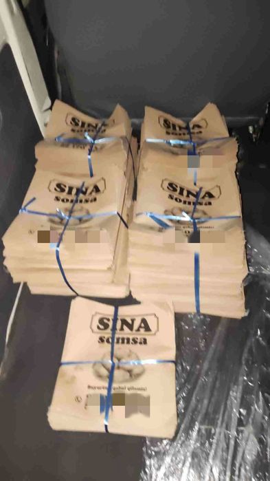 Somsa paket.  Kachestvenniy bomagi SAMSA PAKETI.