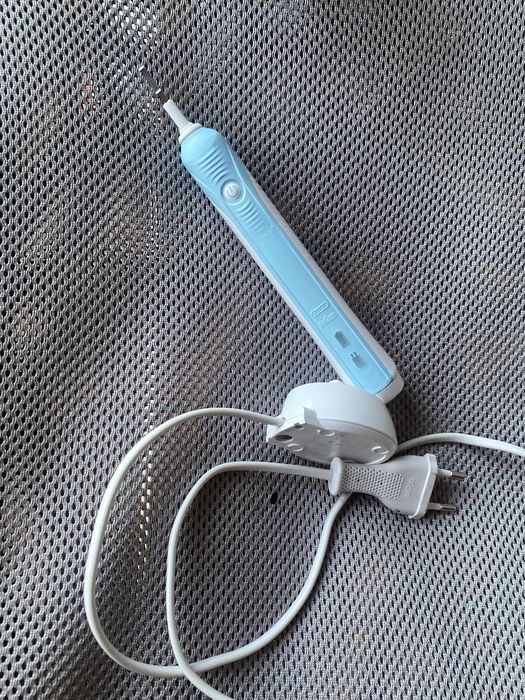 Periuta braun electrica