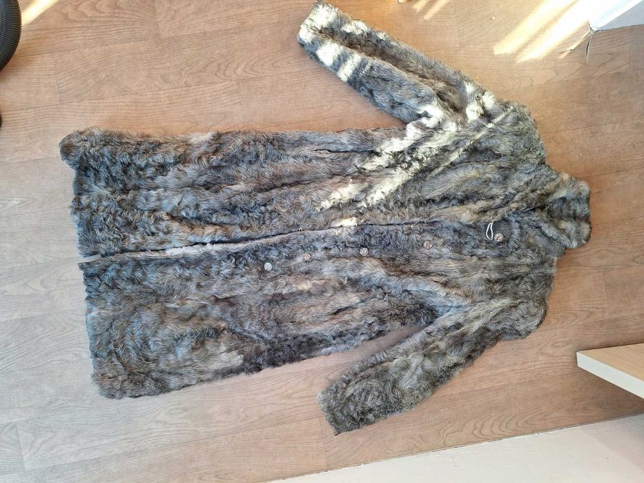 Сиво дълго дамско палто