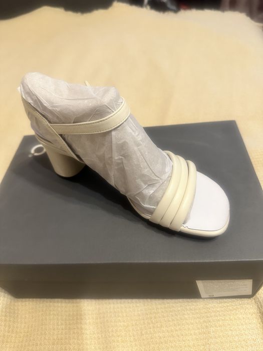 Продам босоножки Ecco