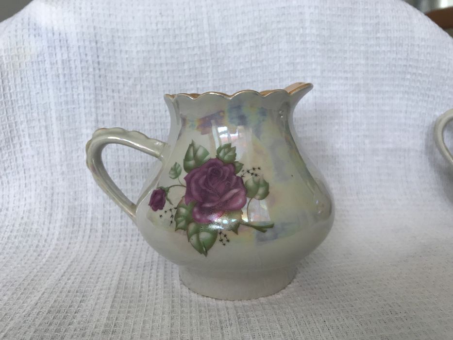 Продам сахарницу