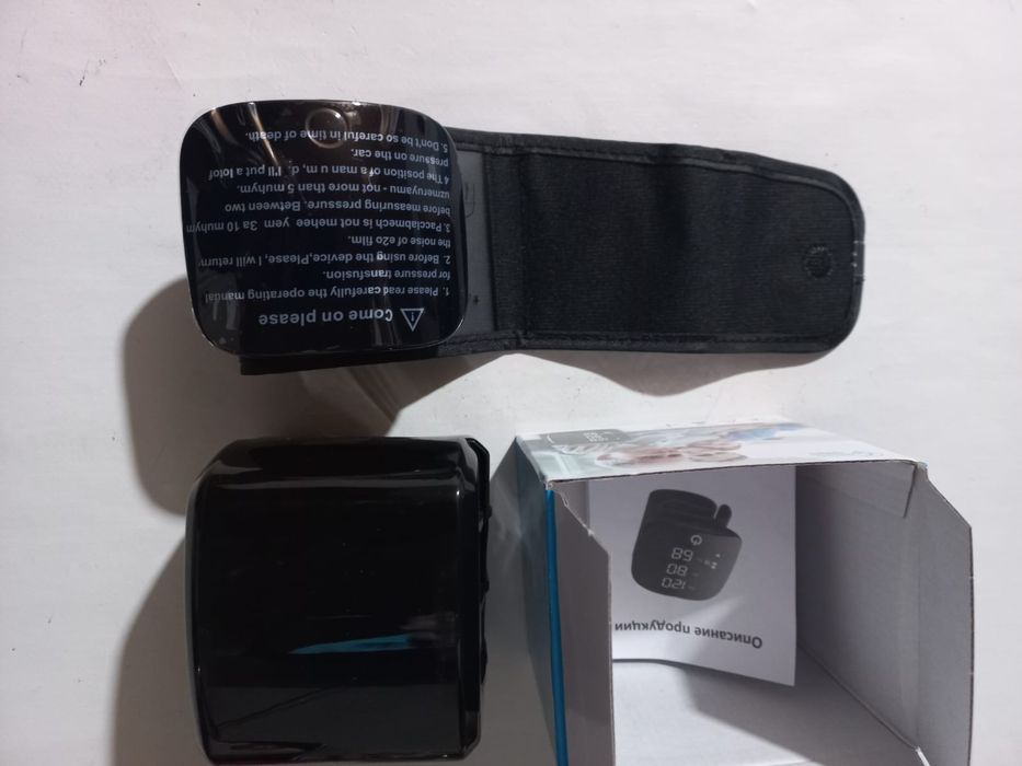 Электронные тонометр на запястье