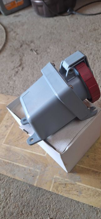 Силовая розетка 380В