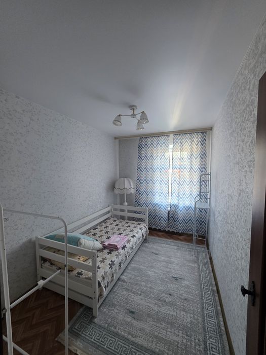 Сдам 3-х комнатную посуточно