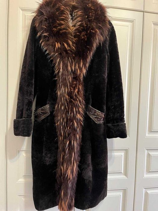 Срочно продам мутоновую шубу