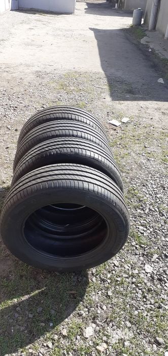 Vând 4 anvelope Michelin
