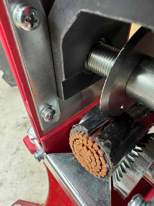 Decojitor Cabluri 1-72 mm | Motor 3 kW | 10 Cuțite | Calitate Premium | Masina curatat cabluri 220V | Transport Gratuit
