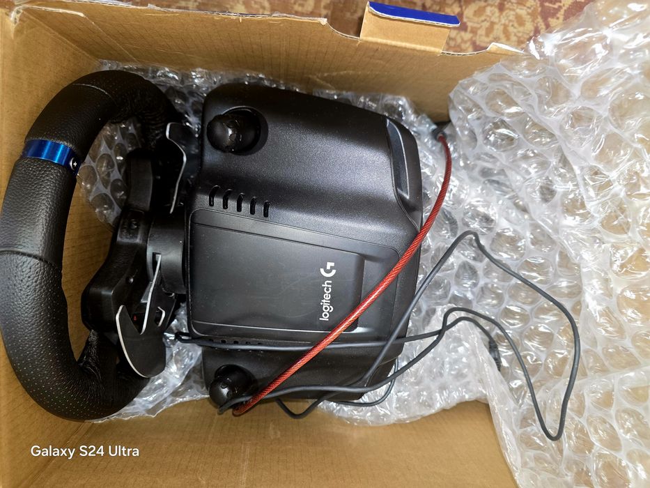 Logitech G29 Driving Force за PS5/PS4 – Перфектно състояние | Като