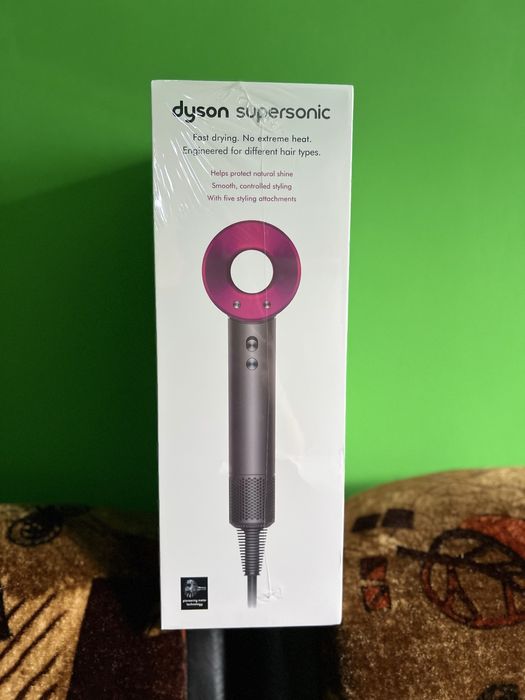 Сешоар dyson чисто нов