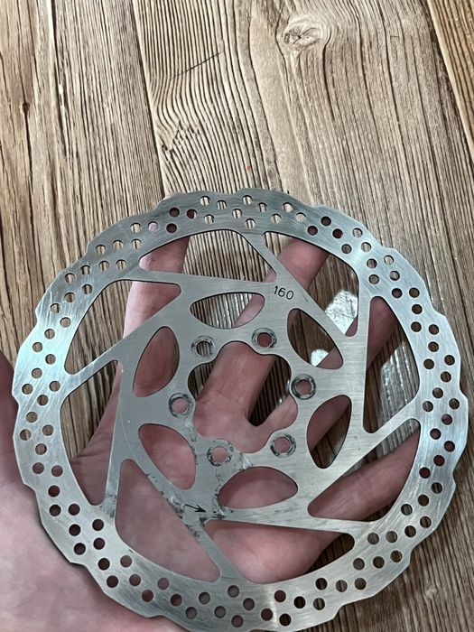 Гидравлический тормоз shimano MT200