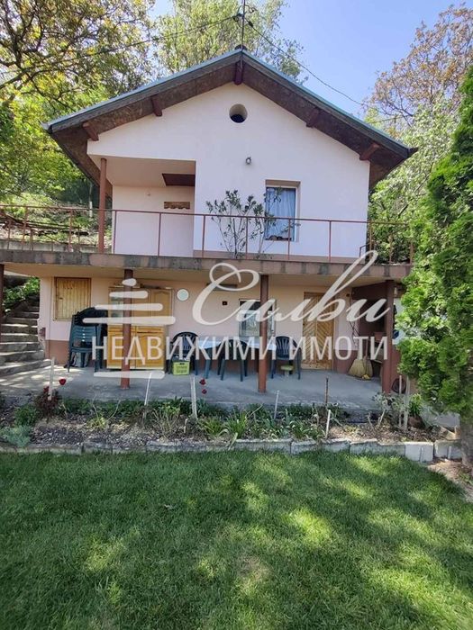 Двуетажна тухлена вила - местност ЧАШКА