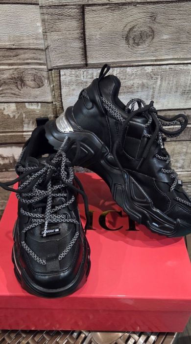 Сникърси естествена кожа 37