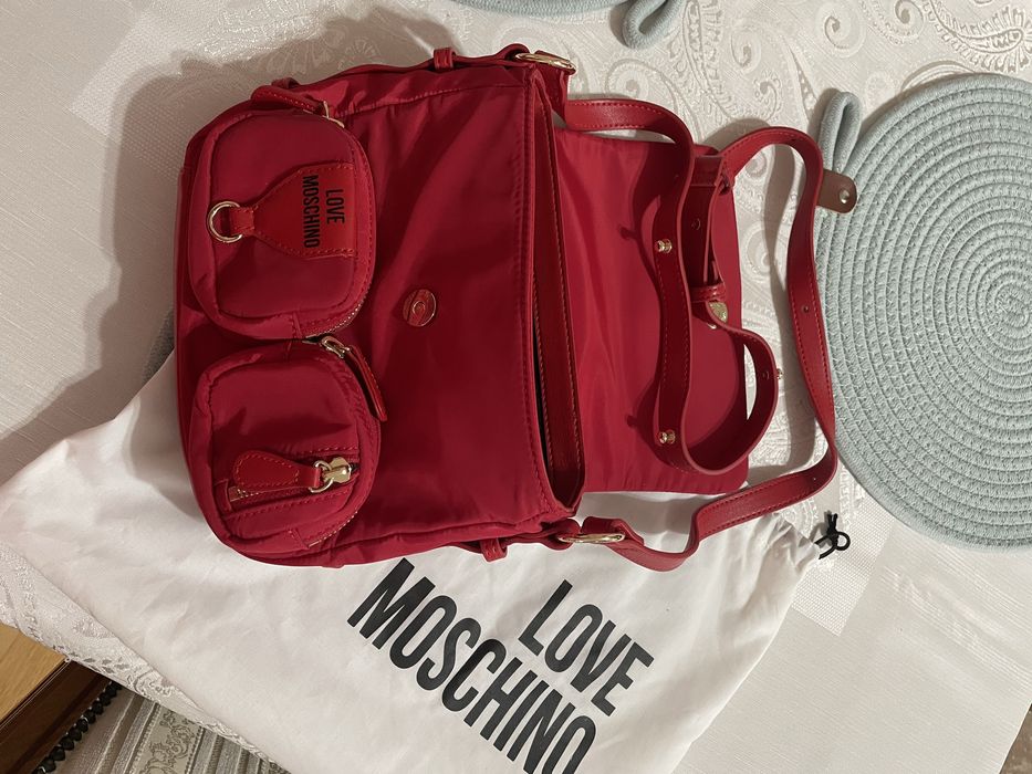 Малка дамска чанта “Moschino”