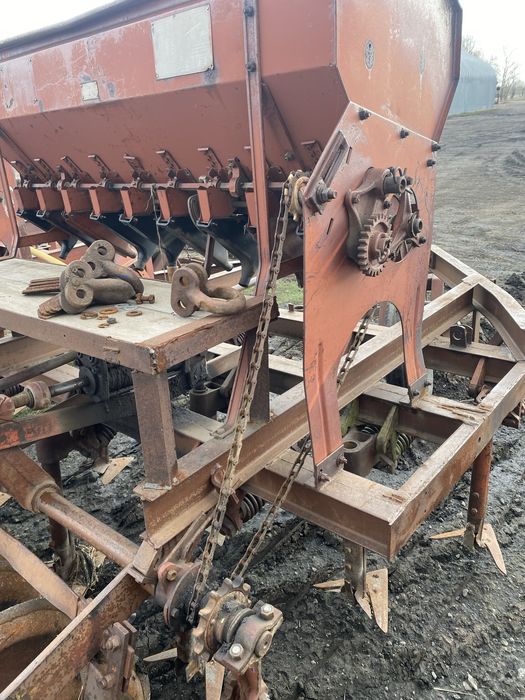 Продам три сеялки за 600