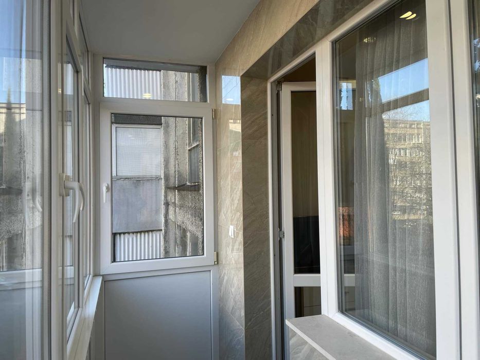 Дава се под наем Тристаен апартамент в Стара Загора, Център - 60 кв.м за 423.3 € - Снимка #21