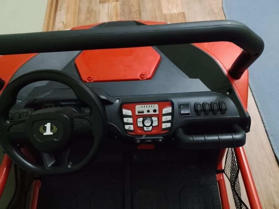 Машина детская электромабиль.