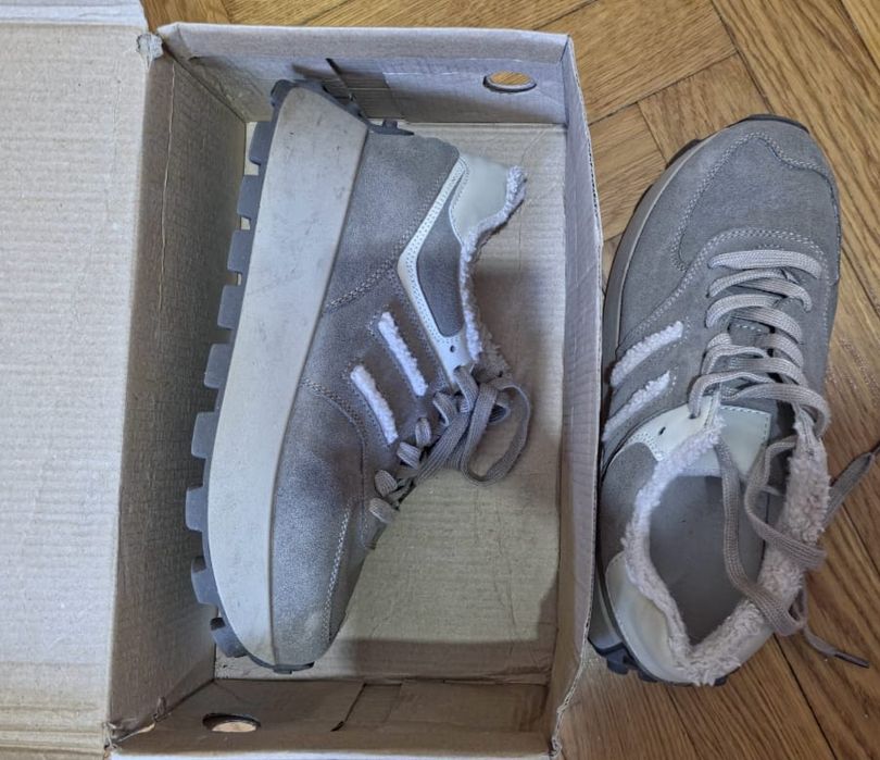 Продам кроссовки демисезонные