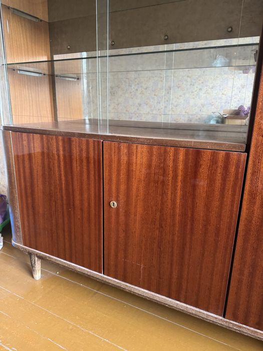 Шкаф - витрина Сервант  ГДР 60-х годов