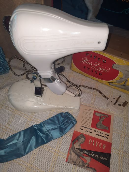 Vintage : Feon Pifco cu stand si casca anii '50