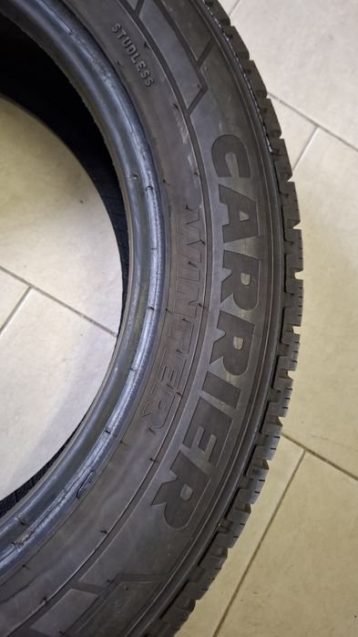 Зимна бусова гума Pirelli 215 60 17C