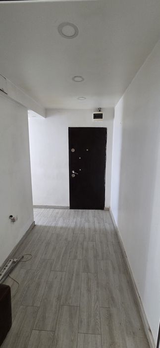 Vand apartament etajul 4