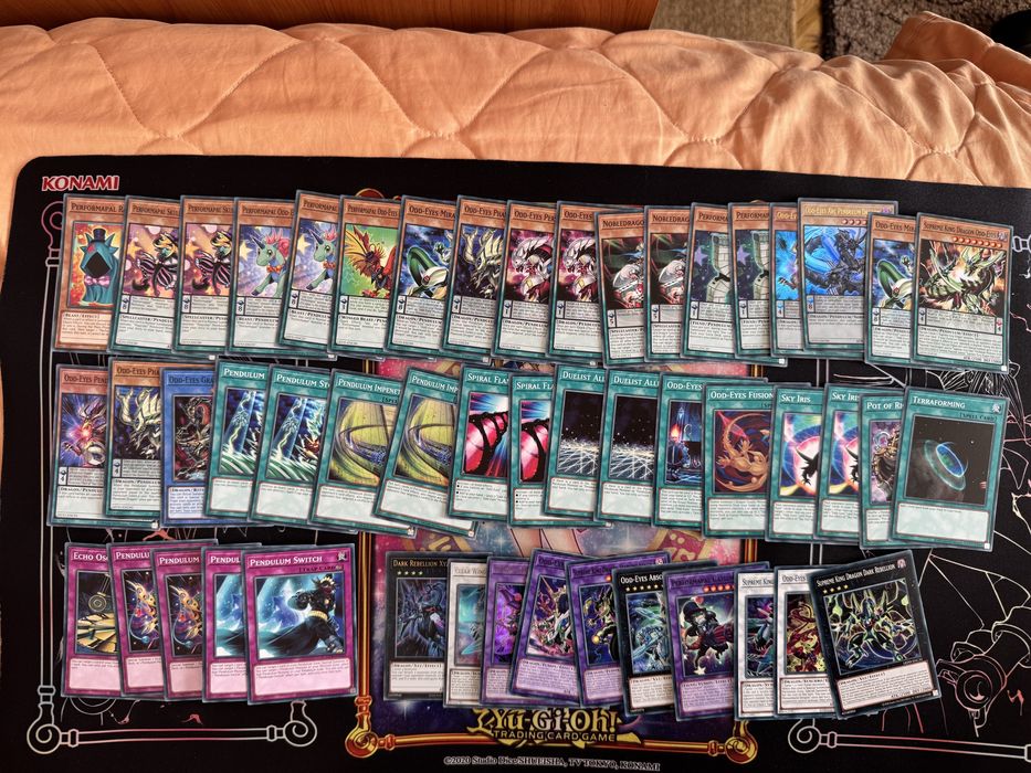 продавам Yu-Gi-Oh hero support + performapal deck с bluk