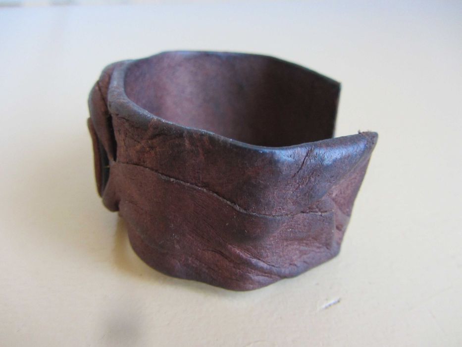 Дамска кожена гривна авторска естествена кожа