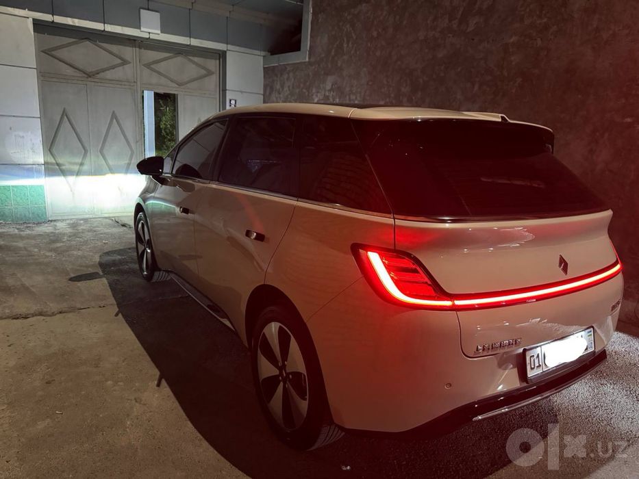 Byd Yuan up orniga Baojun Yunduo 460 Max