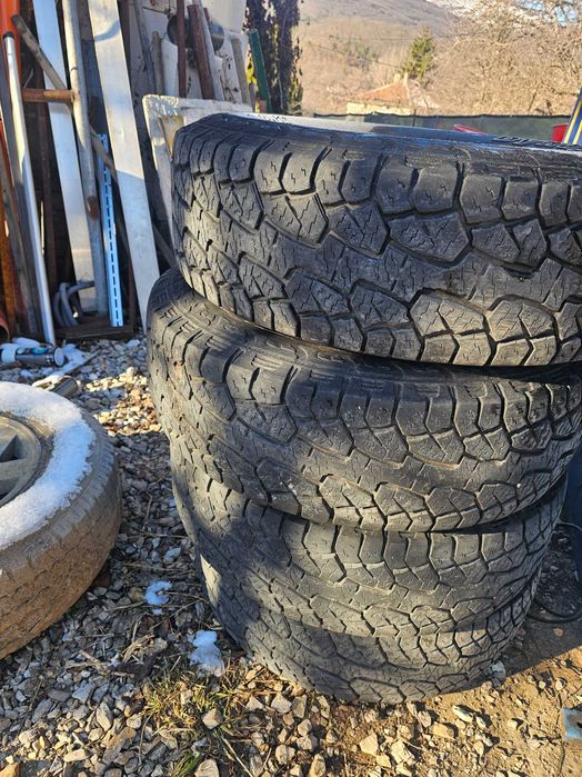 Гуми за джип в добро състояние