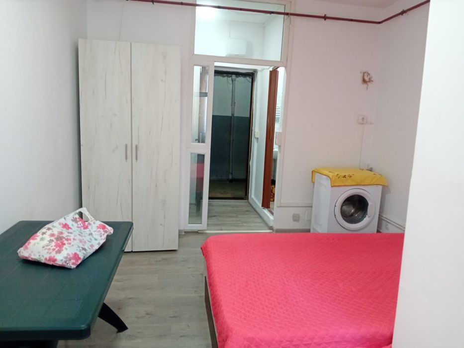 Ofer spre inchiriere garsoniera  zona Zahana