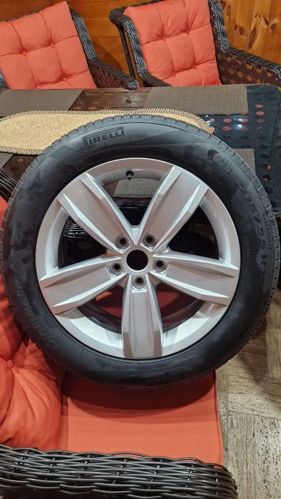 Vînd rezervă jantă aliaj nouă passat B-8-pe 17,Atenție rezervă de fabr