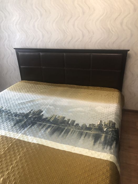 Двухспальная кровать