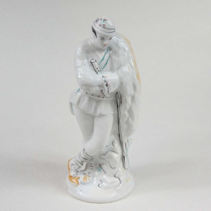 Bibelou  statueta portelan ciobanasul/taran, ARPO Curtea de Arges, vin