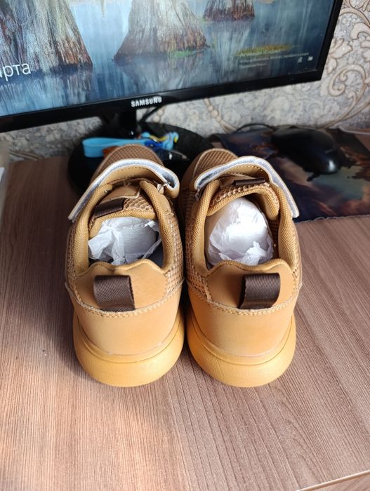 Кроссовки на мальчика